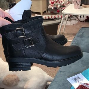 Carlos WOMENS booties size 6 NWT